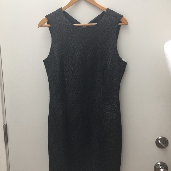 Dresses - Picture 6 of 6